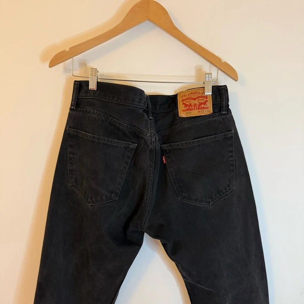 Levi's 505 Jeans - Picture 2 of 6